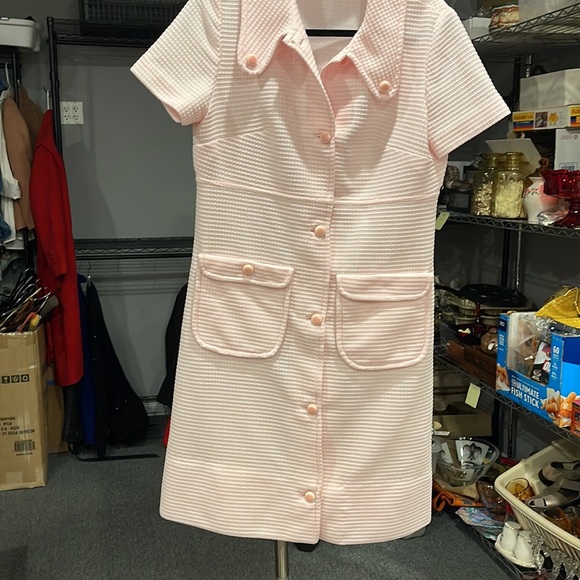 60/70 pink vintage dress in size medium, button down, Jackie O style dress, fun - Picture 4 of 10